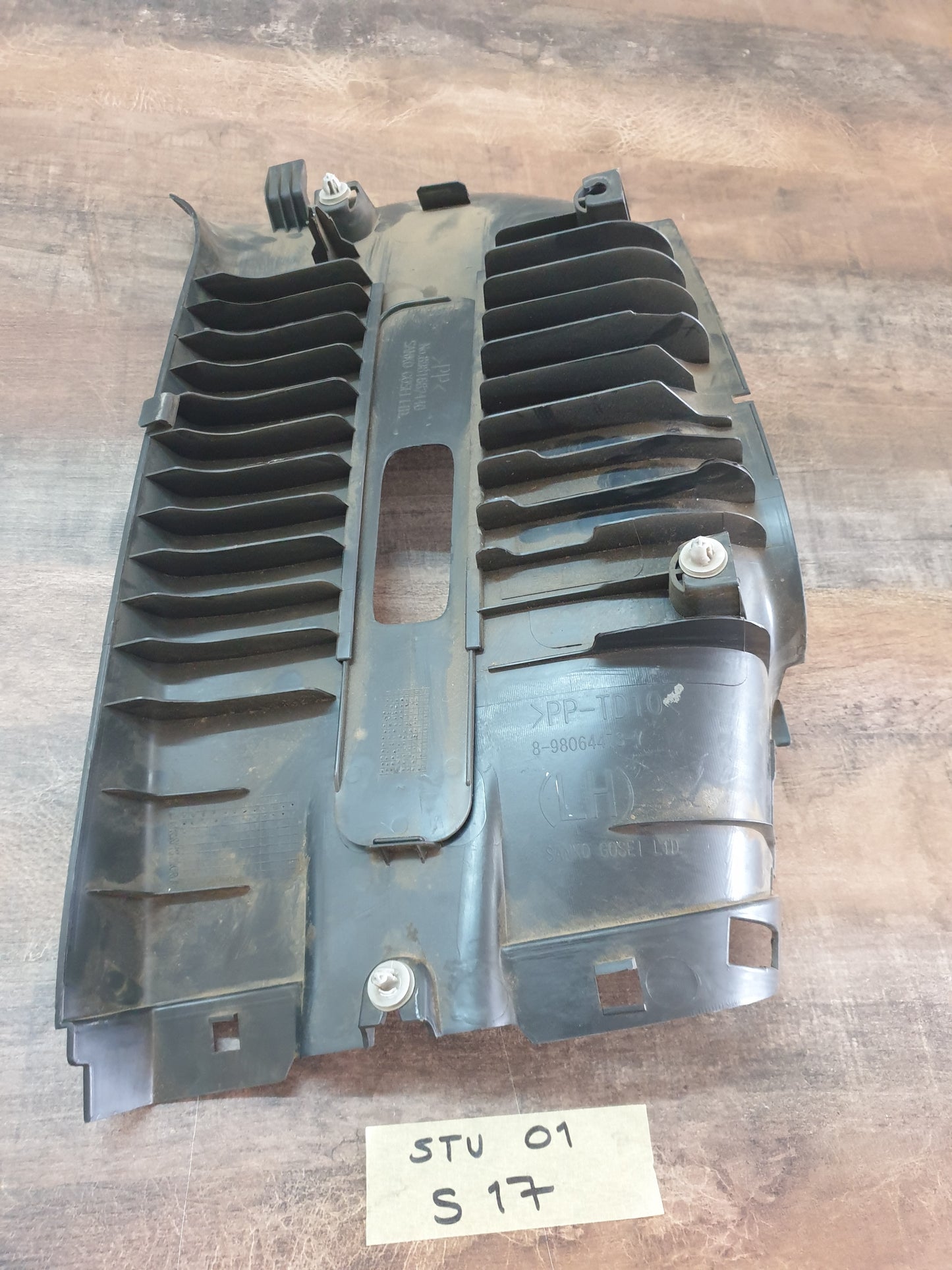 Isuzu D-Max 2021 Original Used Parts - Slight Damage or Wear and Tear