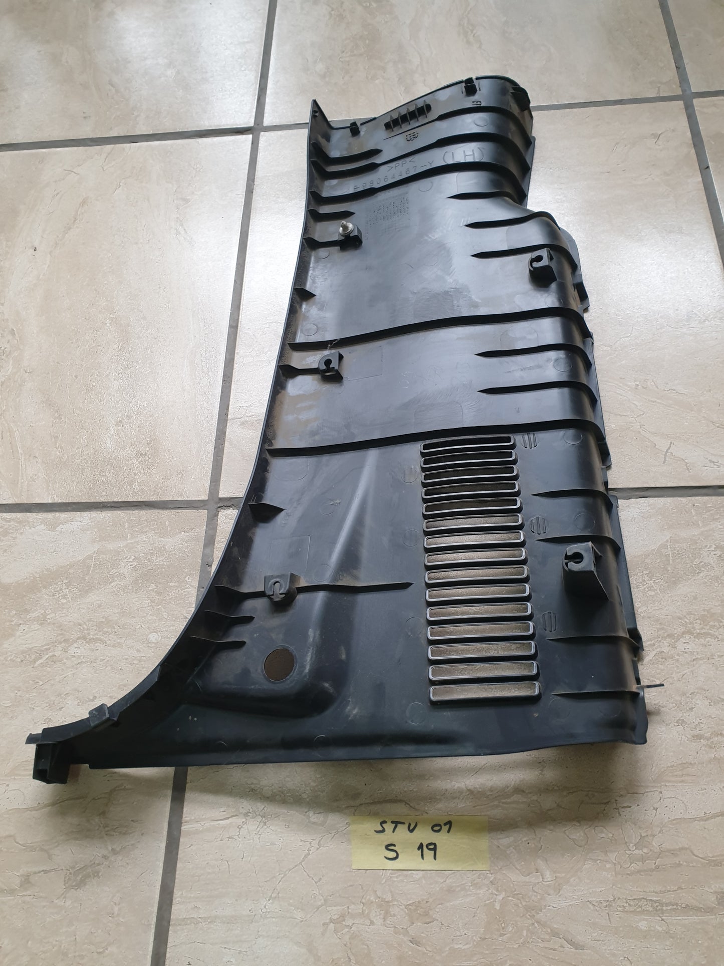 Isuzu D-Max 2021 Original Used Parts - Slight Damage or Wear and Tear