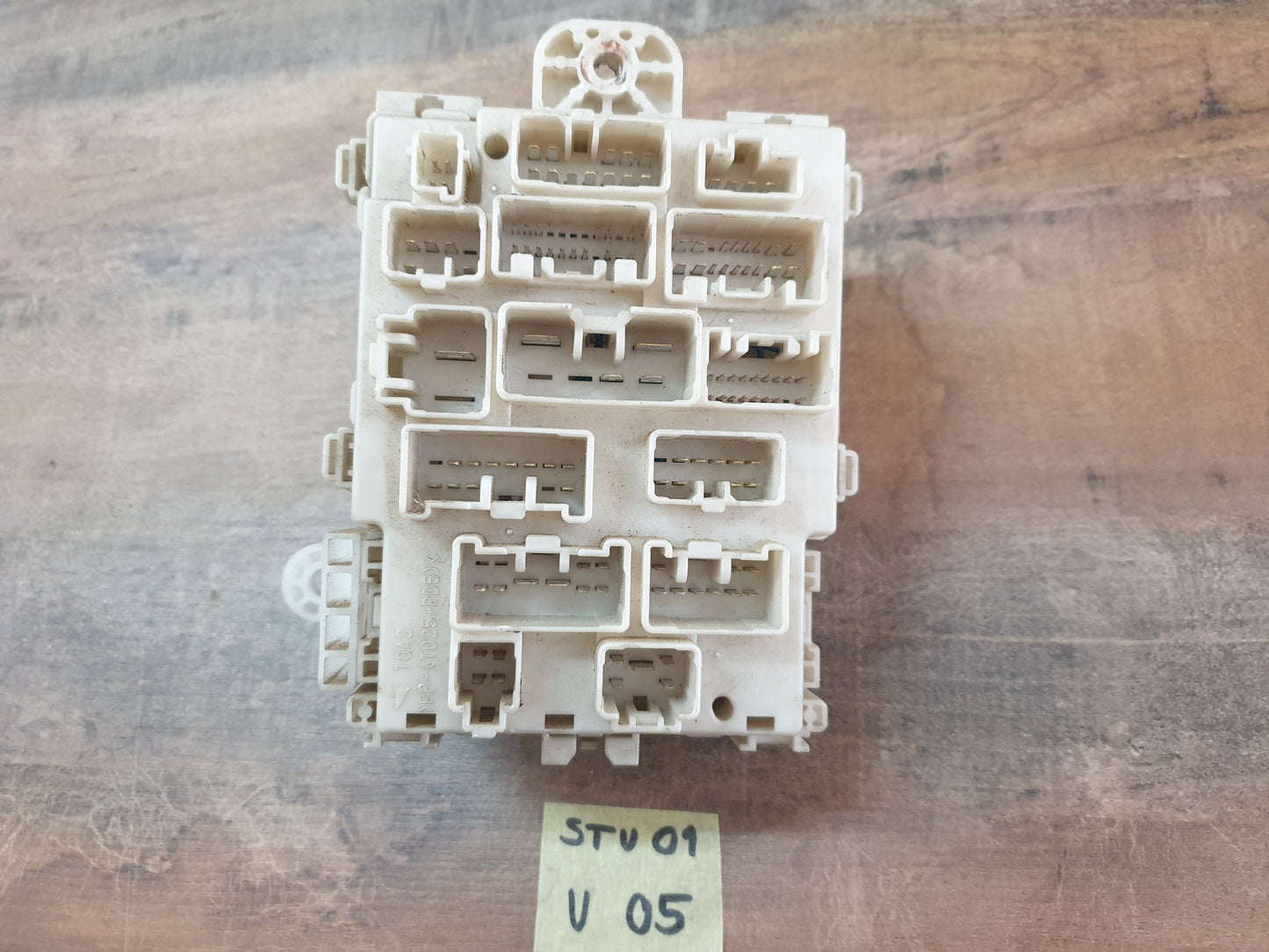Isuzu D-Max 2021 Original Used Parts - Slight Damage or Wear and Tear