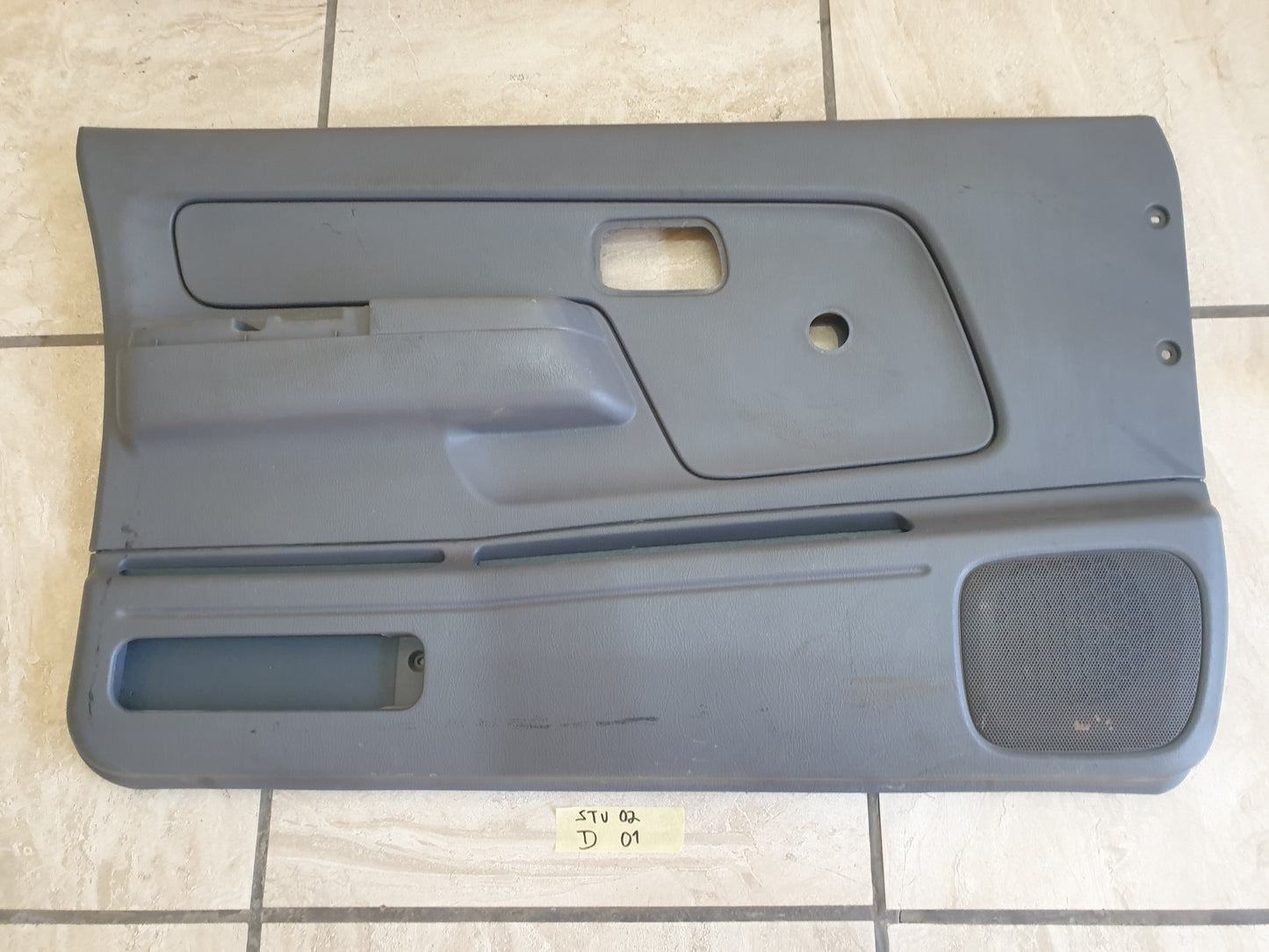 Nissan NP300 Original Used Door Components - Slight Damage or Wear and Tear