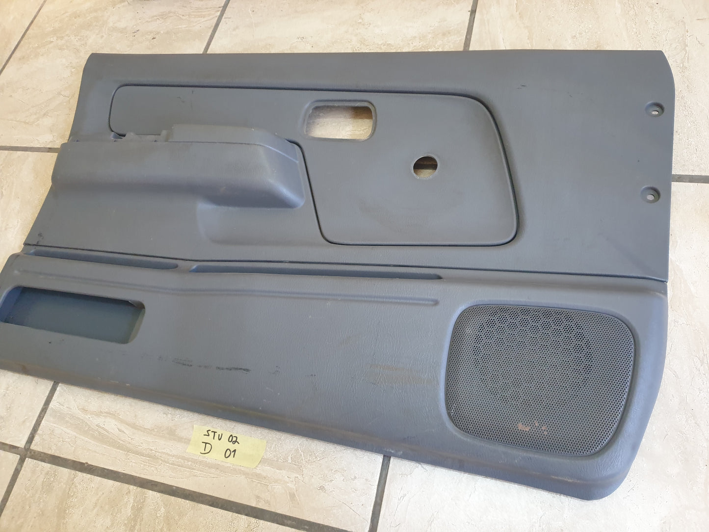Nissan NP300 Original Used Door Components - Slight Damage or Wear and Tear