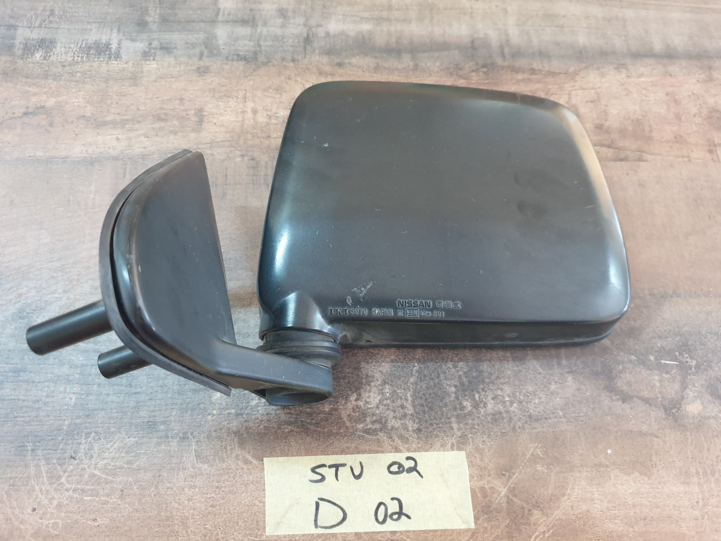 Nissan NP300 Original Used Door Components - Slight Damage or Wear and Tear