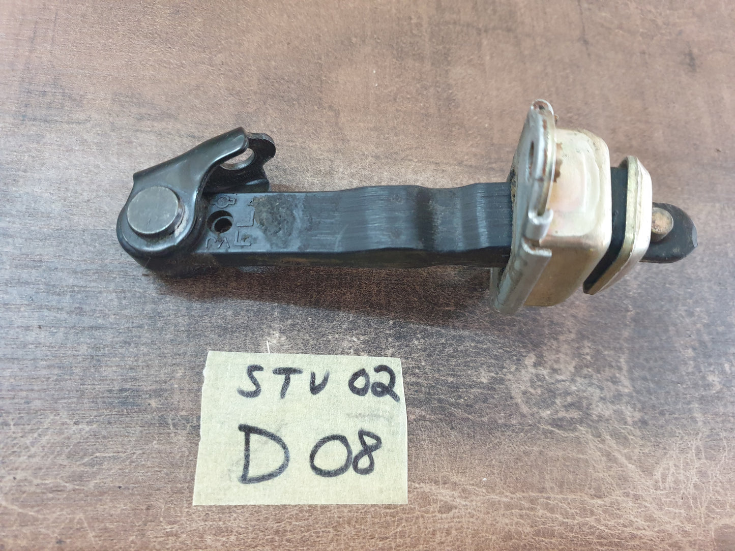 Nissan NP300 Original Used Door Components - Slight Damage or Wear and Tear