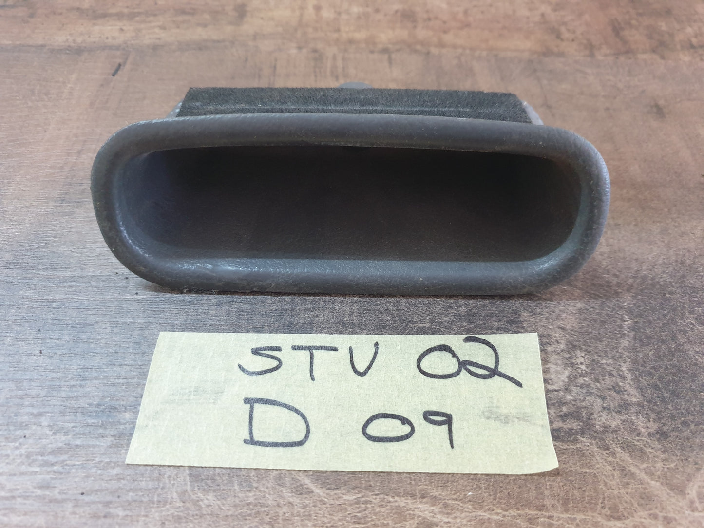 Nissan NP300 Original Used Door Components - Slight Damage or Wear and Tear