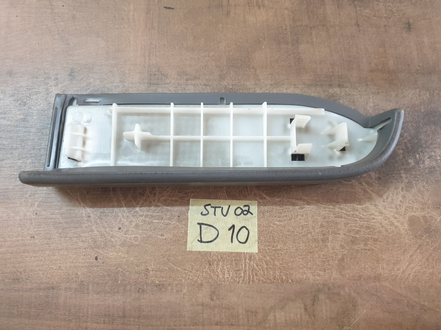 Nissan NP300 Original Used Door Components - Slight Damage or Wear and Tear