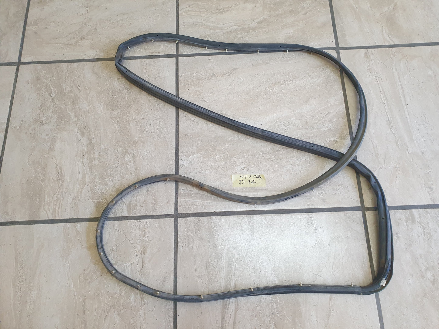 Nissan NP300 Original Used Door Components - Slight Damage or Wear and Tear
