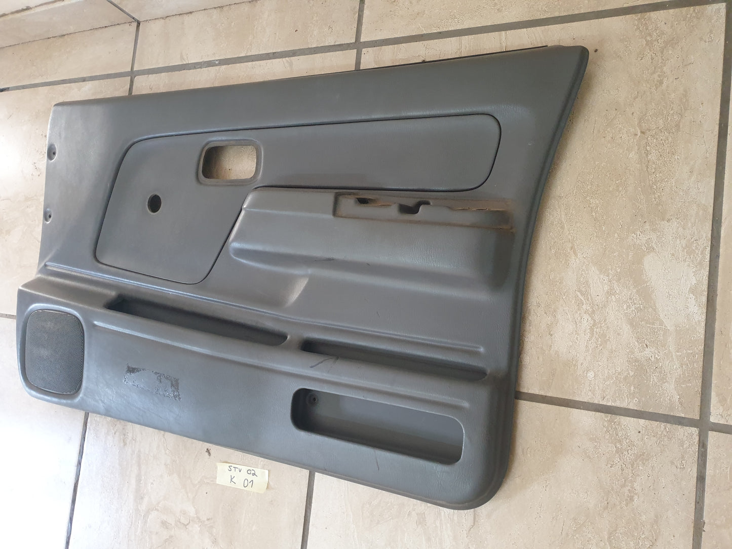 Nissan NP300 Original Used Door Components - Slight Damage or Wear and Tear