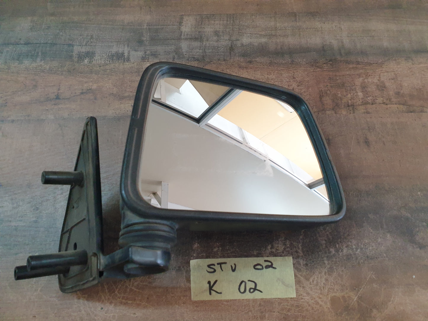 Nissan NP300 Original Used Door Components - Slight Damage or Wear and Tear
