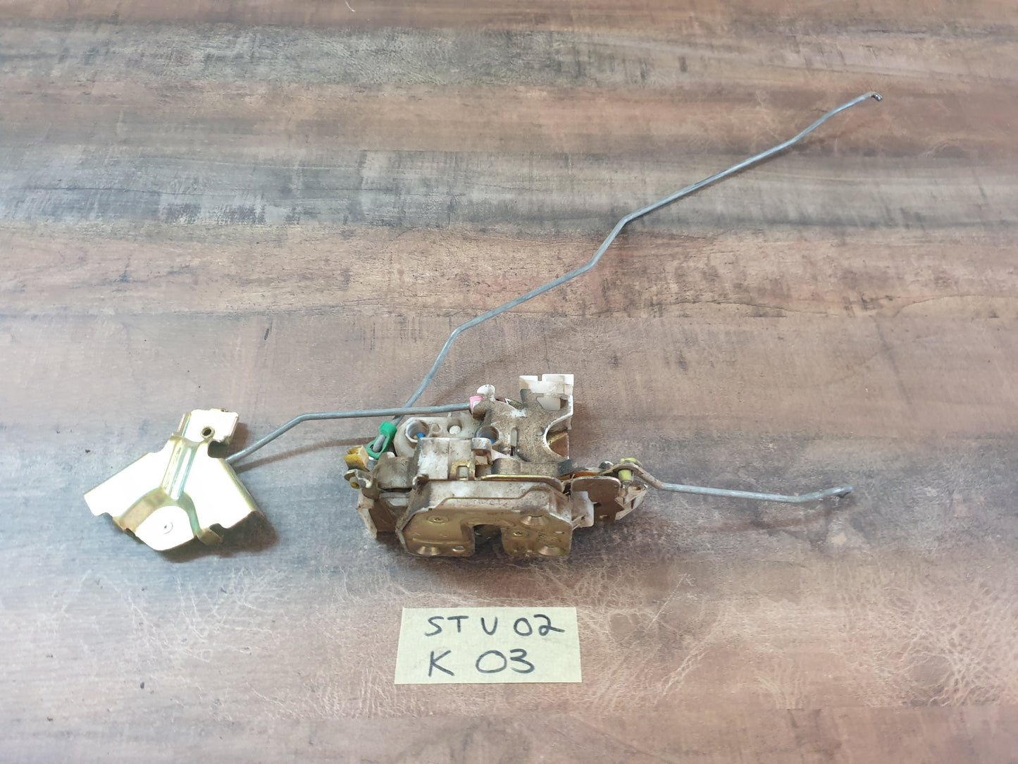 Nissan NP300 Original Used Door Components - Slight Damage or Wear and Tear