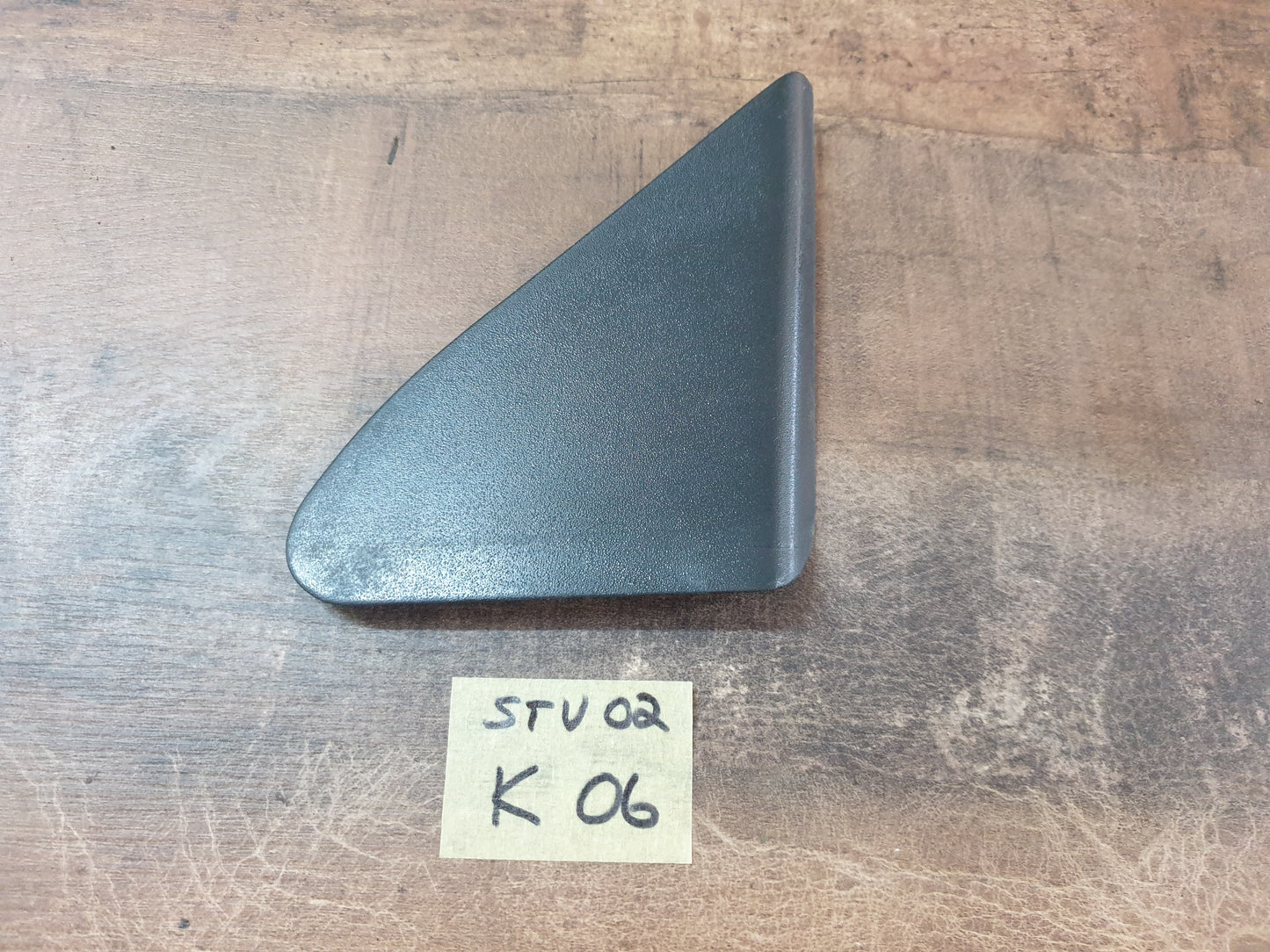 Nissan NP300 Original Used Door Components - Slight Damage or Wear and Tear