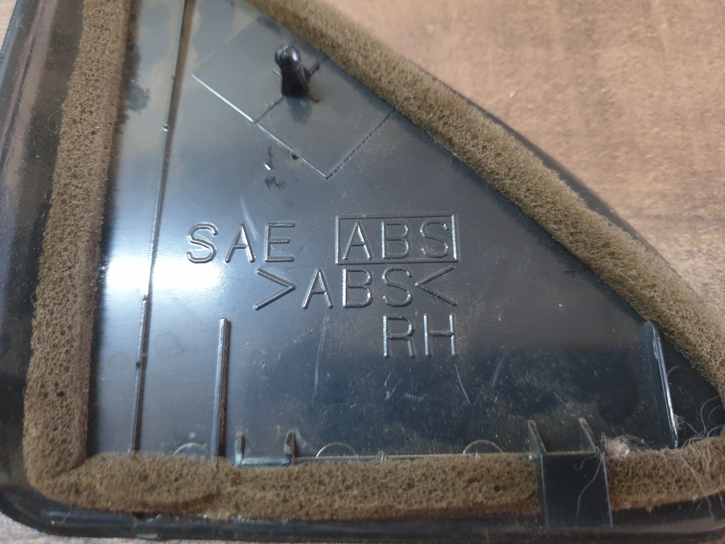 Nissan NP300 Original Used Door Components - Slight Damage or Wear and Tear