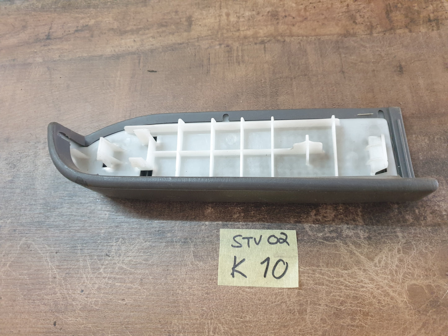 Nissan NP300 Original Used Door Components - Slight Damage or Wear and Tear