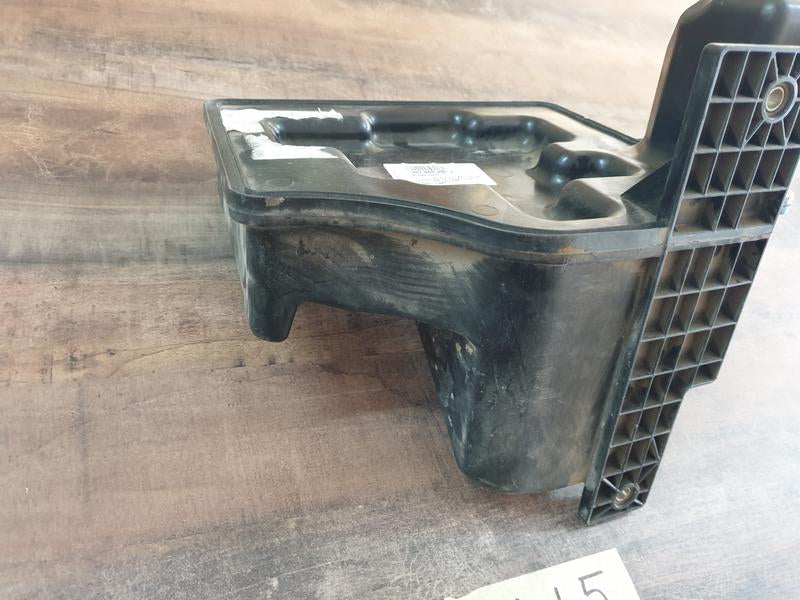 Original New Volkswagen Polo Windscreen Washer Bottle