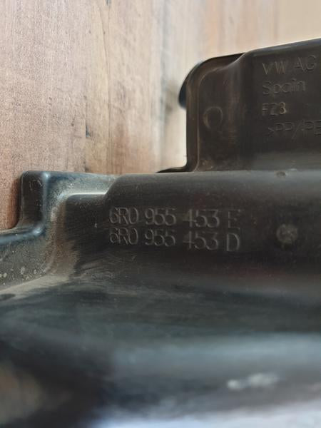 Original New Volkswagen Polo Windscreen Washer Bottle