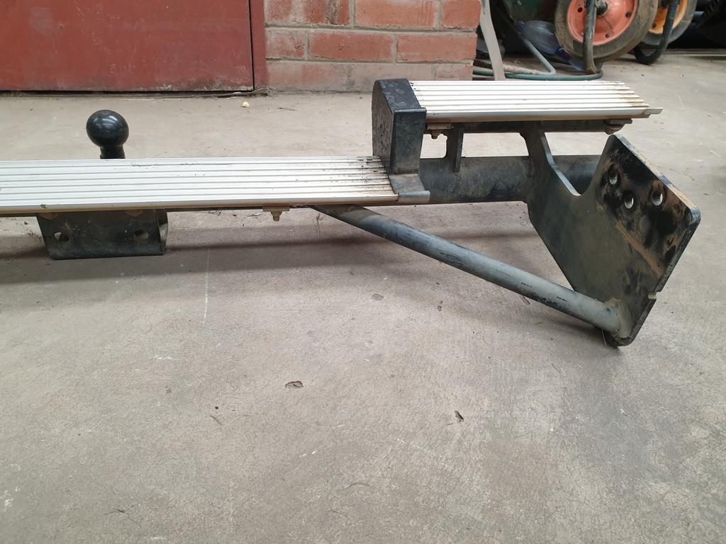 Original Used Nissan NP300 Tow Bar