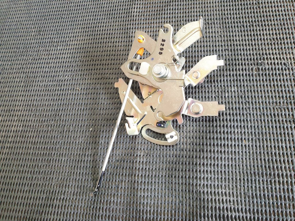 Toyota Hilux D4D Double Cab 2008, 2009, 2010, 2011, 2012, 2013, 2014, 2015 Tailgate Lock Control