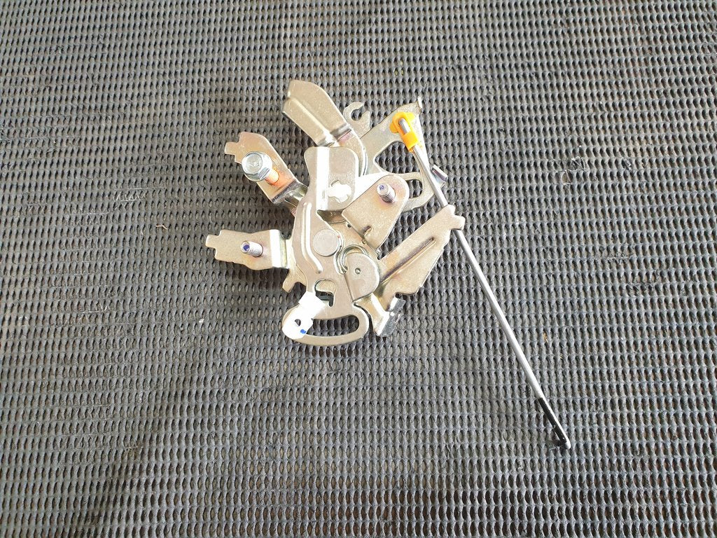 Toyota Hilux D4D Double Cab 2008, 2009, 2010, 2011, 2012, 2013, 2014, 2015 Tailgate Lock Control