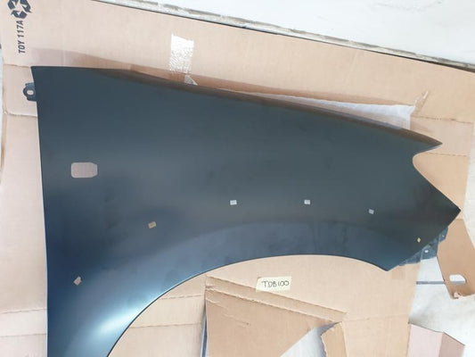 Toyota Hilux D4D 2008, 2009, 2010, 2011 Right Front Fender