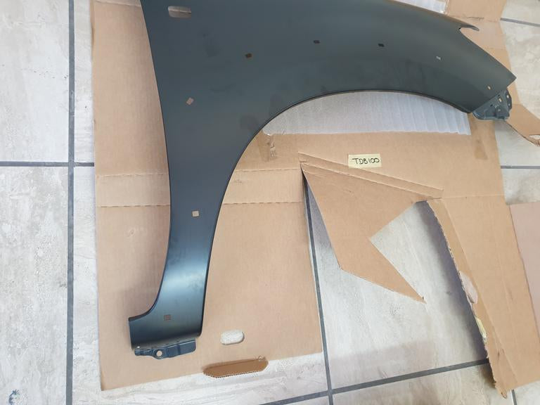 Toyota Hilux D4D 2008, 2009, 2010, 2011 Right Front Fender