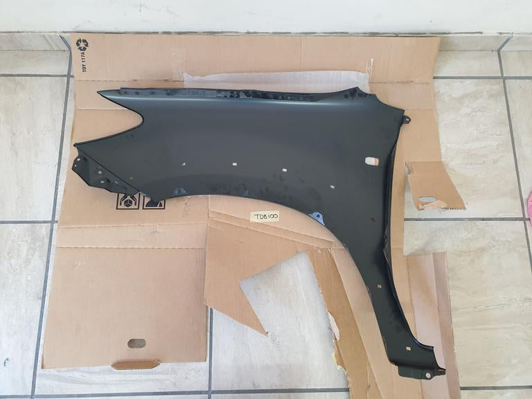 Toyota Hilux D4D 2008, 2009, 2010, 2011 Right Front Fender