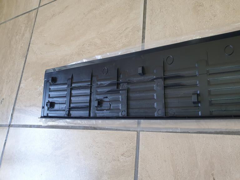 Toyota Hilux D4D 2005, 2006, 2007, 2008, 2009, 2010, 2011, 2012, 2013, 2014, 2015 Rear Centre Bumper Plate