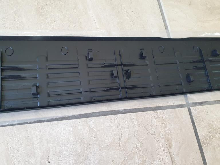 Toyota Hilux D4D 2005, 2006, 2007, 2008, 2009, 2010, 2011, 2012, 2013, 2014, 2015 Rear Centre Bumper Plate