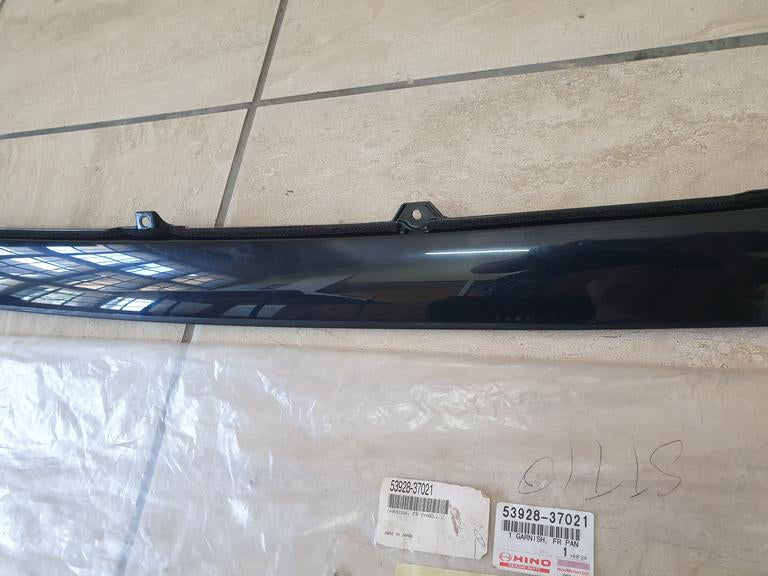 Toyota Dyna 6.5 7.5 8.5 2003, 2004, 2005, 2006, 2007, 2008 Front Upper Bonnet Trim Cover Panel