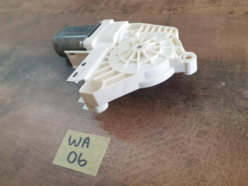 Original Used Audi Q5 Front Left Window Regulator Motor