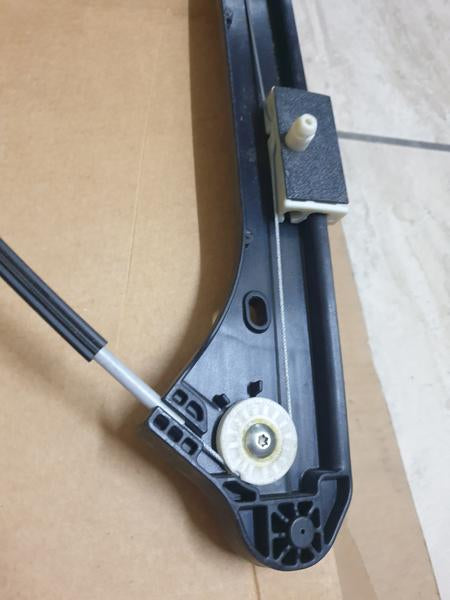 Original New Opel Grandland Left Front Door Window Lifting Mechanism