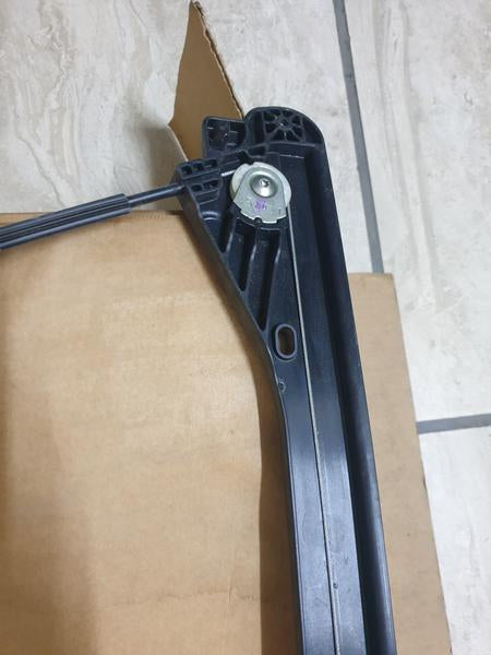 Original New Opel Grandland Left Front Door Window Lifting Mechanism