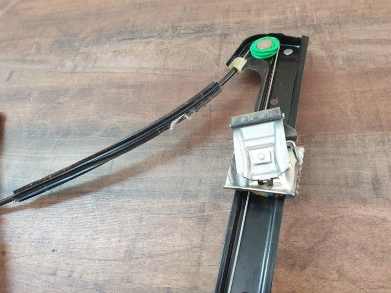Original Used Volkswagen Polo Left Front Door Window Lifting Mechanism