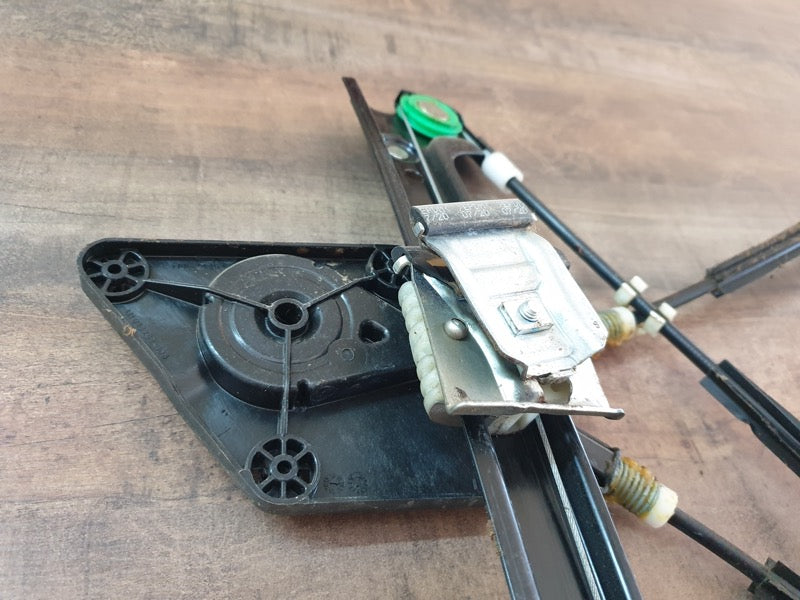 Original Used Volkswagen Polo Left Front Door Window Lifting Mechanism