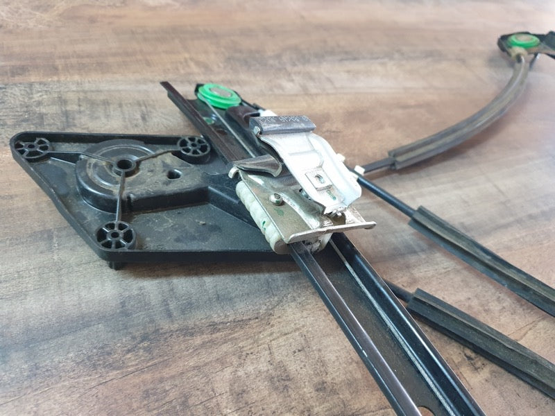 Original Used Volkswagen Polo Left Front Door Window Lifting Mechanism