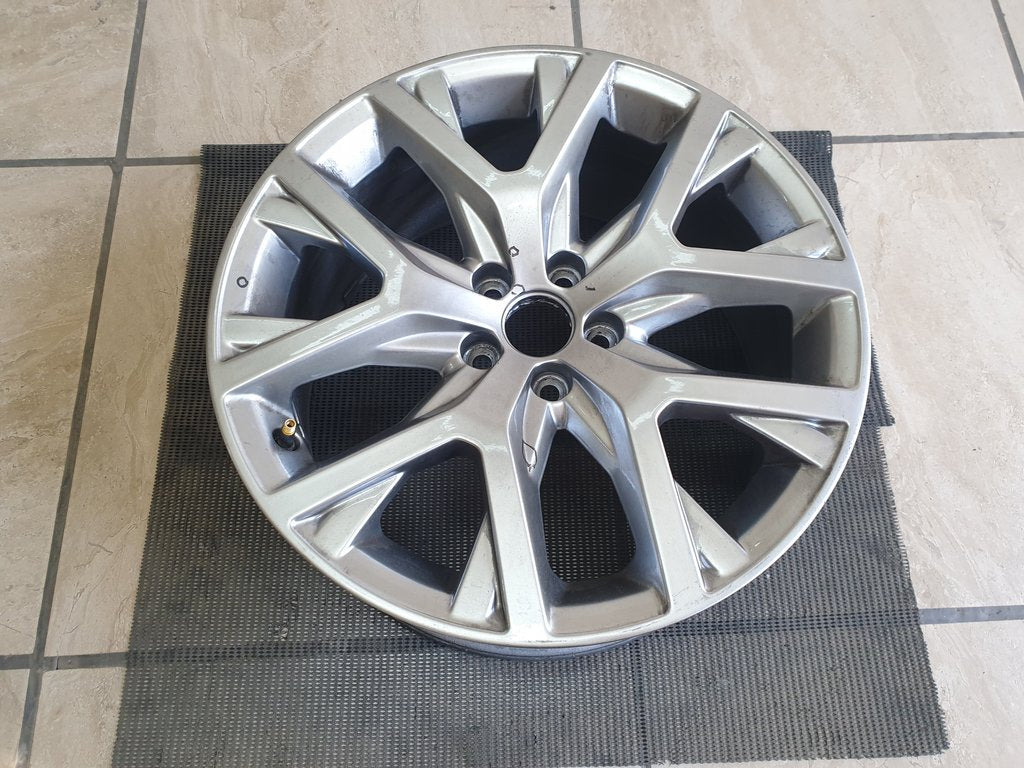 Volkswagen Polo  7.5Jx17H2 Aluminium Rim