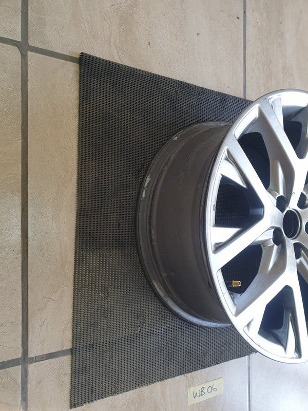 Volkswagen Polo  7.5Jx17H2 Aluminium Rim