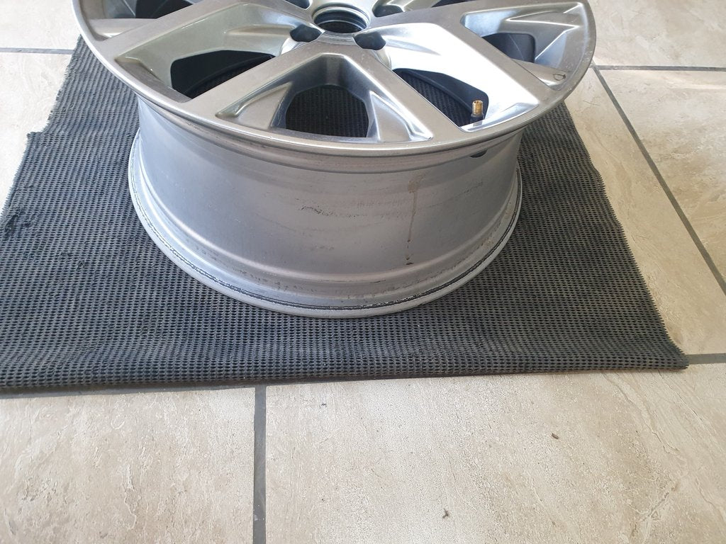 Volkswagen Polo  7.5Jx17H2 Aluminium Rim