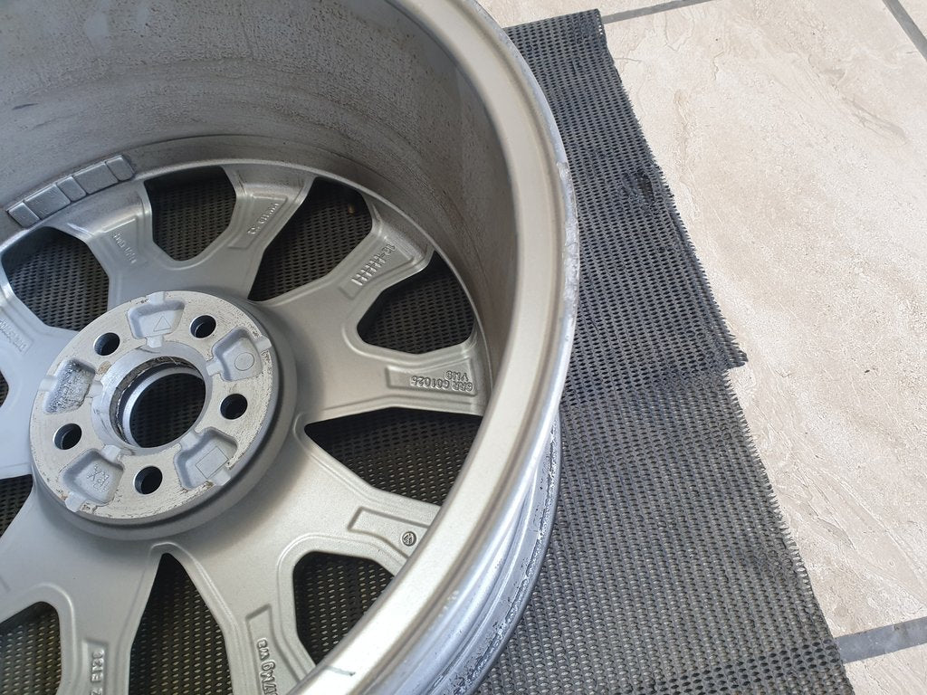 Volkswagen Polo  7.5Jx17H2 Aluminium Rim