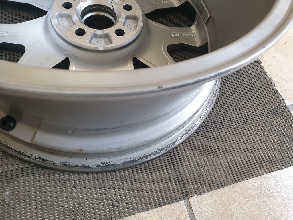 Volkswagen Polo  7.5Jx17H2 Aluminium Rim