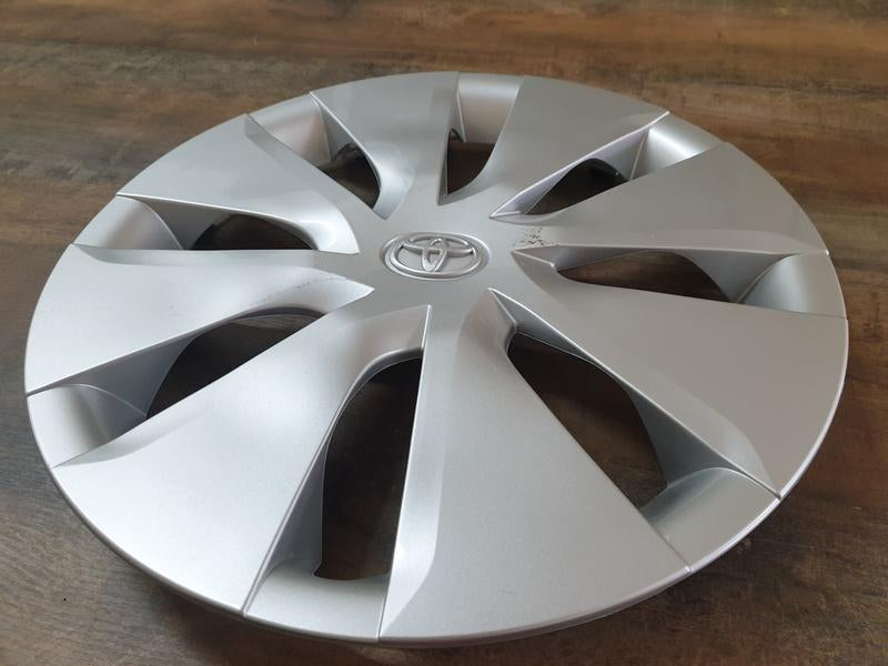 Original Used Toyota Corolla Quest 2018 Wheel Cover