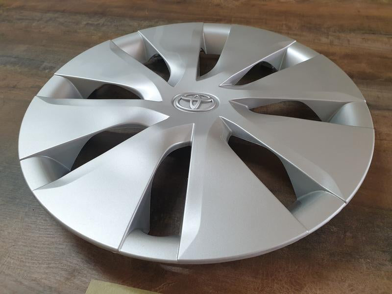 Original Used Toyota Corolla Quest 2018 Wheel Cover