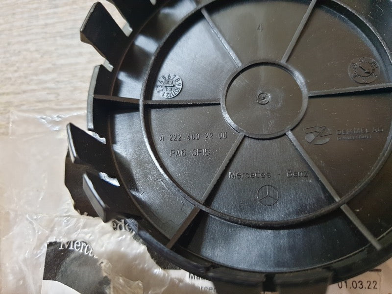 Original New Mercedes-Benz Hub Cap