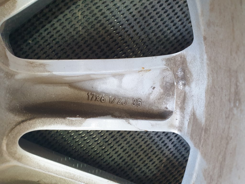 Toyota Corolla Cross 17x61/2J 35 Aluminium Rim