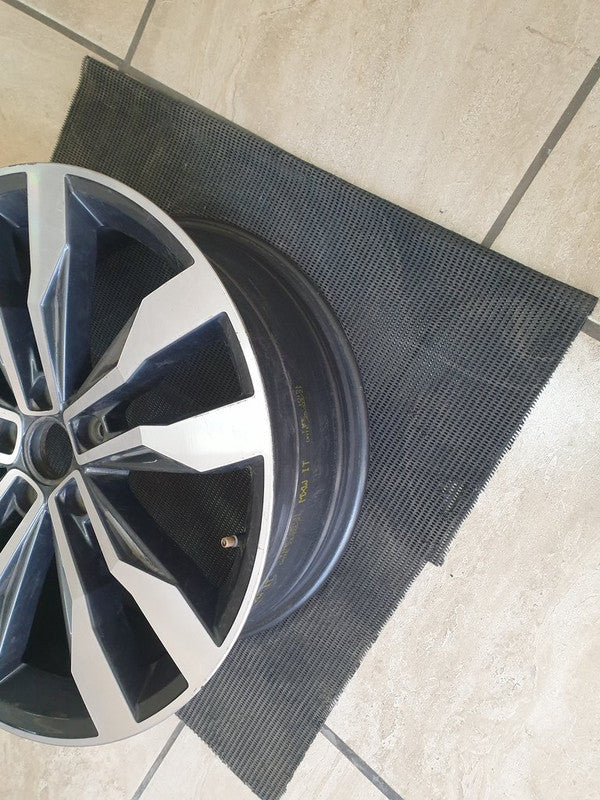 Volkswagen T-Roc 8.0Jx19H2 Aluminium Rim