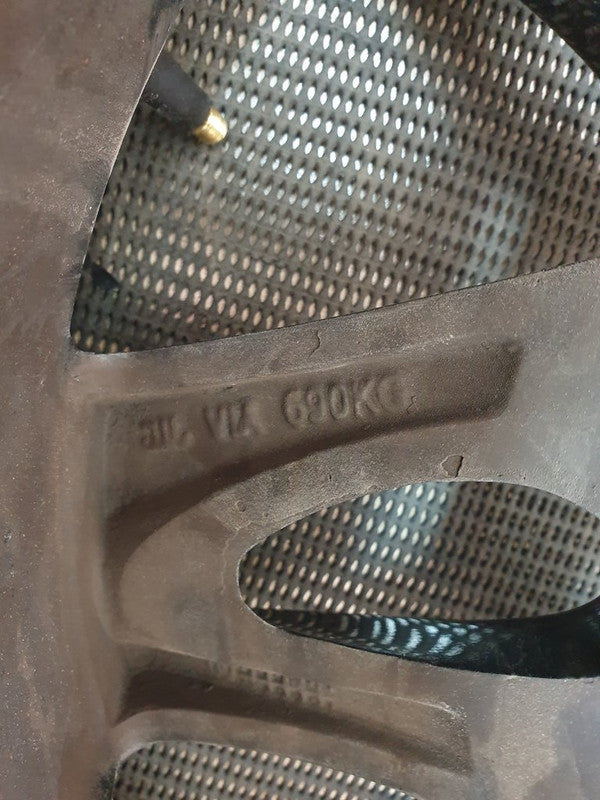 Aftermarket 11.5cm PCD 17x8.5JJ Aluminium Rim