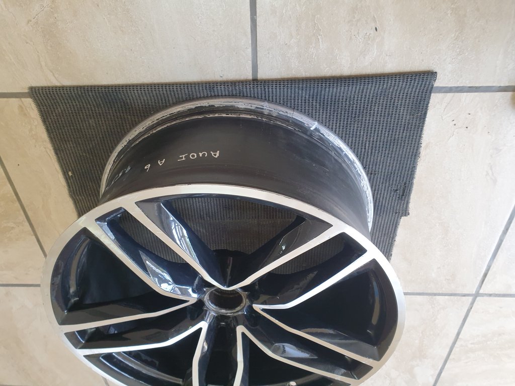 Audi A6 9.5Jx21H2 Aluminium Rim