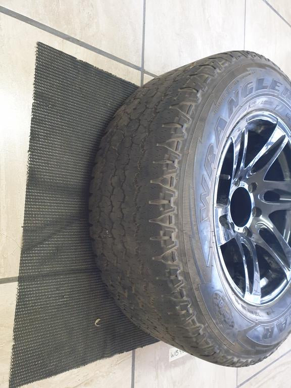 Aftermarket 17x8.5JJ Aluminium Rim With Tyre