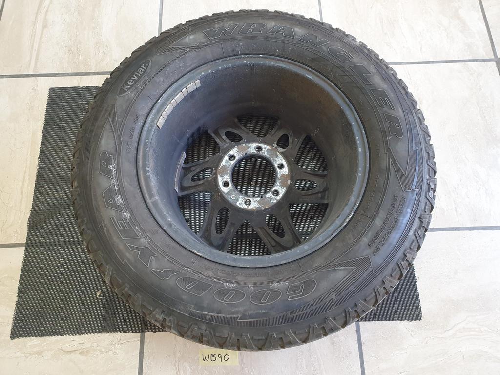 Aftermarket 17x8.5JJ Aluminium Rim With Tyre