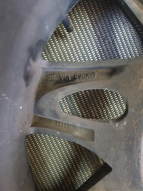 Aftermarket 17x8.5JJ Aluminium Rim With Tyre