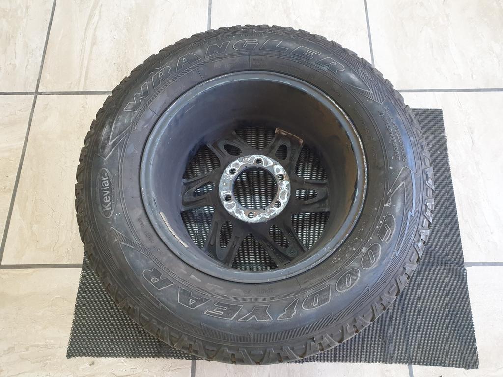 Aftermarket 17x8.5JJ Aluminium Rim With Tyre