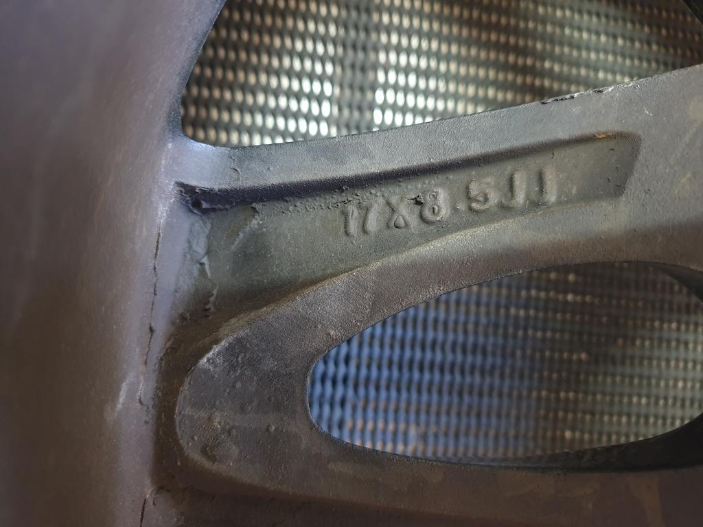 Aftermarket 17x8.5JJ Aluminium Rim With Tyre